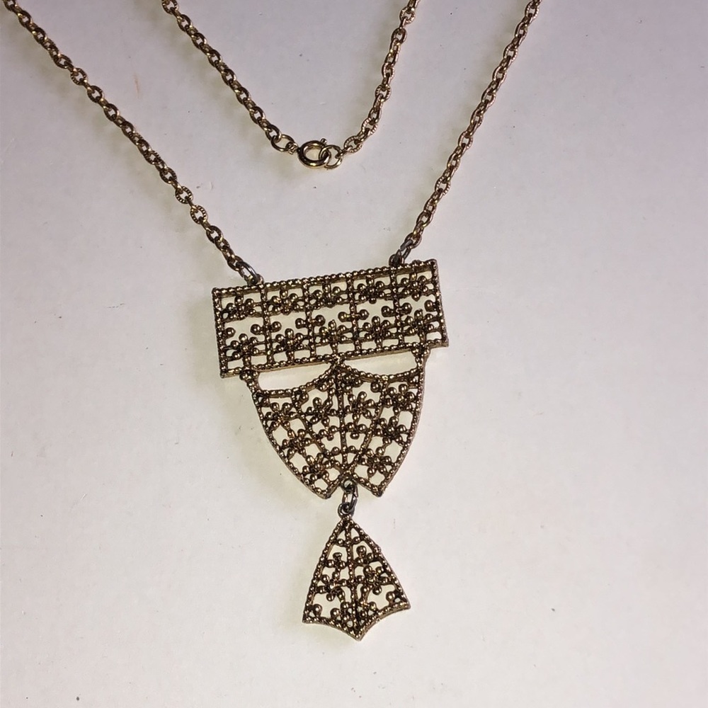Vintage Gold Tone Delicate Filigree Pendant Necklace